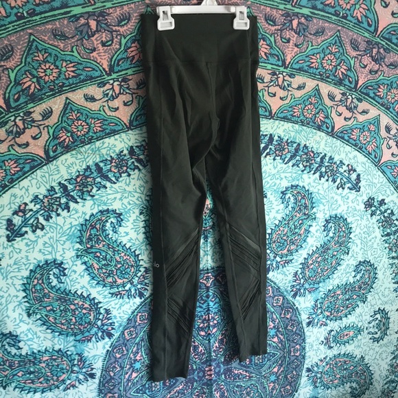 Alo Yoga High Waisted Ultimate Leggings - Picture 7 of 8